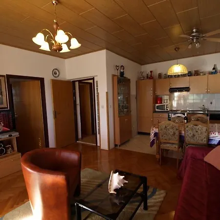 In With Sea View, Terrace, Air Conditioning, Wifi Appartamento